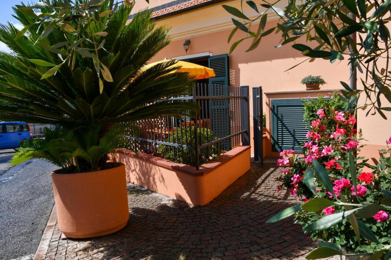 Villa Gli Angeli Agriturismo Cisano sul Neva Exterior foto